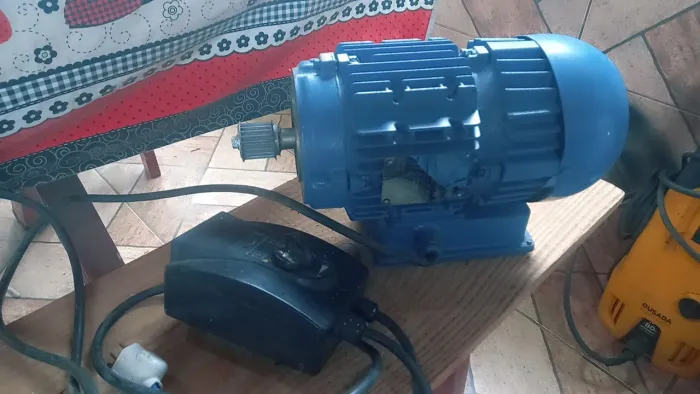 Motor weg 1cv 220v