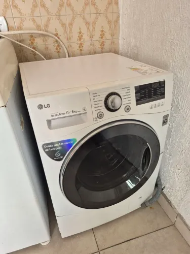Máquina de Lavar e Secar 11/6 Kg LG Inverter