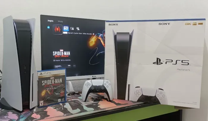 PLAYSTATION 5 ( COM LEITOR DE DISCO)