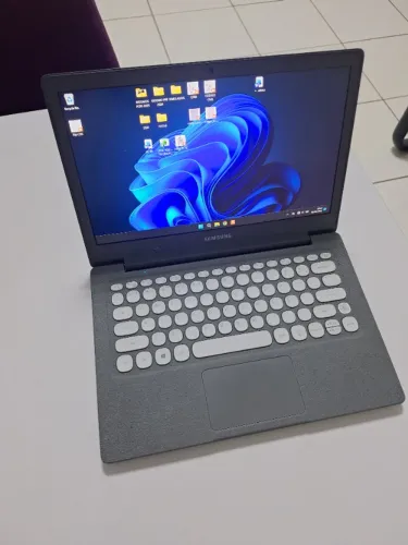 Notebook Samsung F30