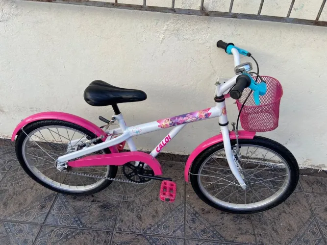 Bicicleta aro 20 feminina infantil Caloi Barbie com cestinha!!