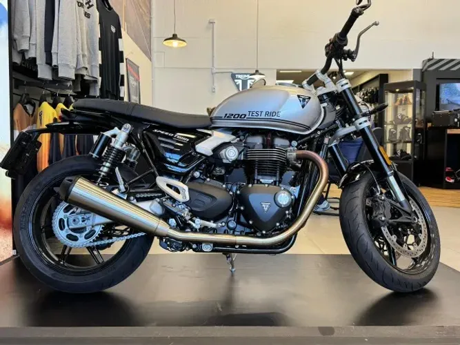SPEED TWIN 1200 EM ESTADO DE ZERO KM IMPERDIVEL DE TEST RIDE