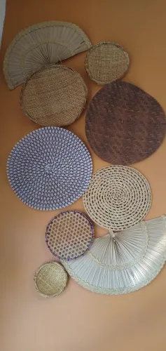 Composição de parede decoração Boho palha natural