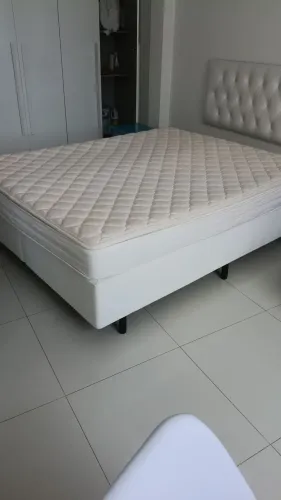 Cama queen 