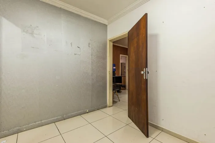 Casa comercial na Avenida João Barreto de Menezes, 595 - Sala 02 14 m²