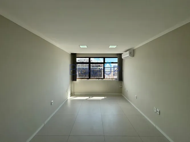 Sala em Centro Histórico - Porto Alegre, RS