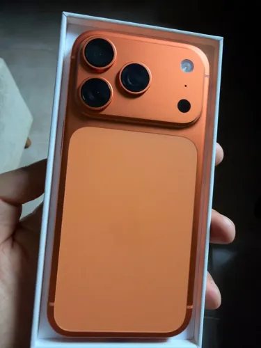 iPhone 17 Pro - laranja