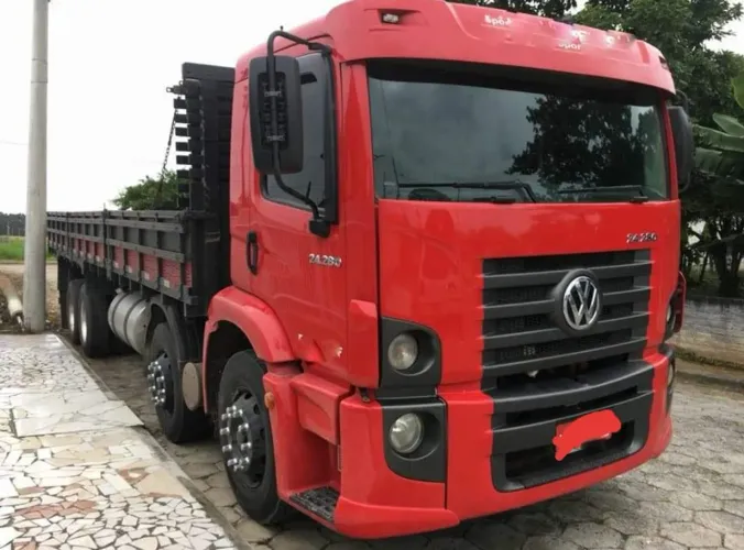 VW 24280 Bitruck 8x2 Carroceria (Ano 2014)