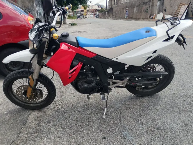 Moto Kasinski crz 150 tudo OK motor e dok 