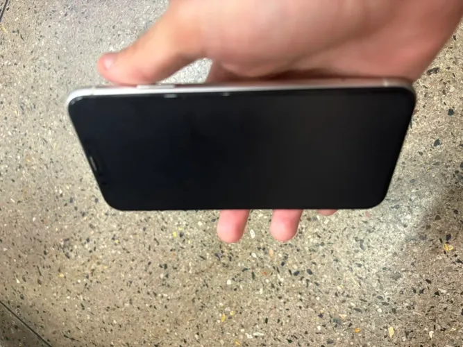 IPHONE 11-64GB SEMINOVO