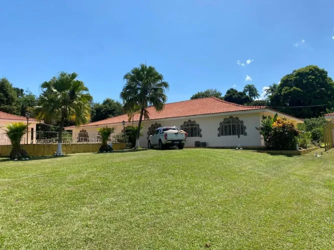 Imperdível: Casa à venda em Dois Córregos-SP, bairro Três Rios, 4 quartos, 2 suítes, 2 sal