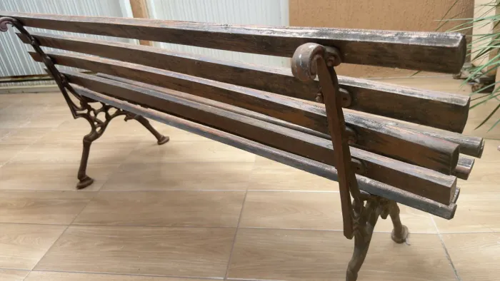 Banco para jardin e área.