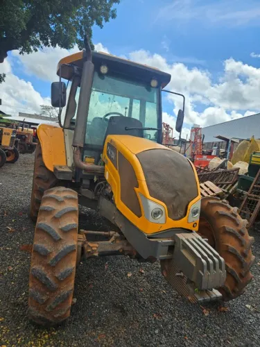 Trator Valtra A750