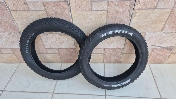 Pneus kenda 20x40 par