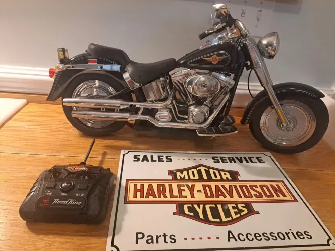 Harley-Davidson Fat Boy - Escala 1:4 | Motocicleta do Exterminador do Futuro 2