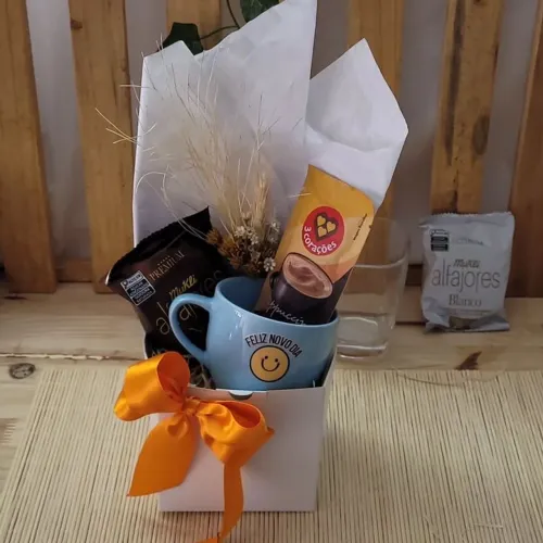 Canecas e Cestas DIA DAS MÃES personalizadas.
