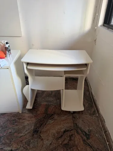 Mesa computador semi nova