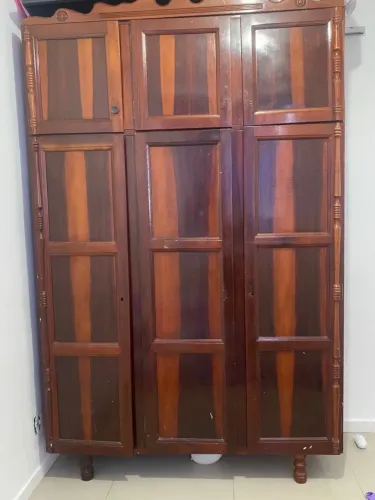 Guarda Roupa antigo