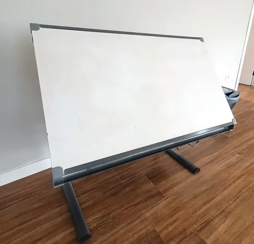Mesa para Desenho Técnico com Tampo Inclinável - Base Metálica<br>