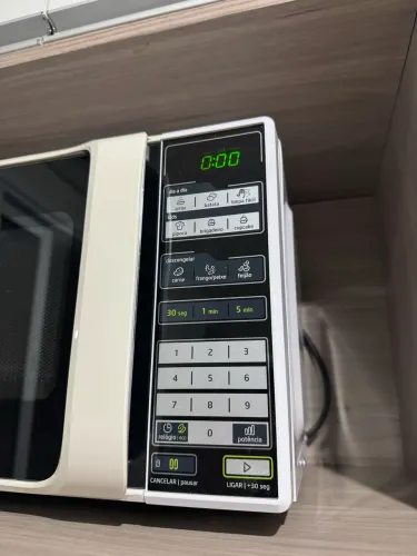 Microondas Midea 20L - 220v