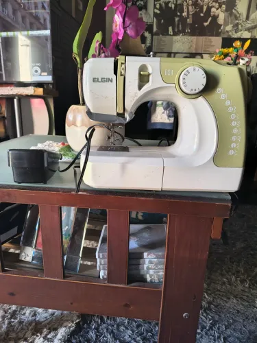 vendo máquina de costura