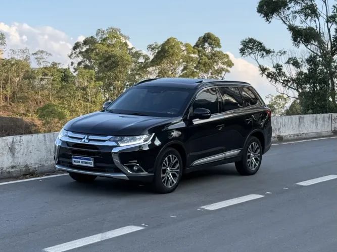 Mitsubishi Outlander Comfort 2.0 16V Aut. 2016