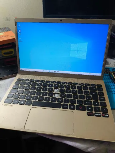 Notebook positivo 250$ 