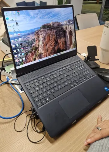 Notebook Alienware 16 com 32GB Ram, 1TB SSD e I7 240H