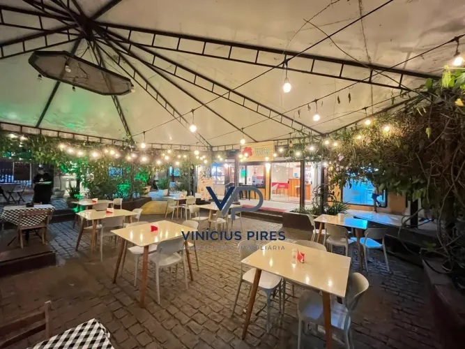 À venda ponto comercial com excelente fluxo de turistas no Centro de Armação dos Búzios