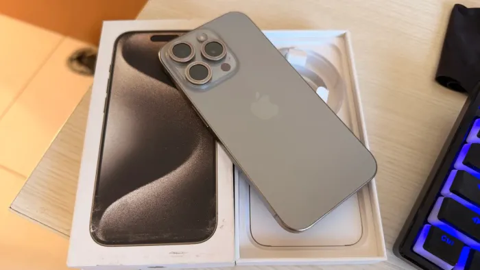 Iphone 15 pro 128gb - Titânio (extremamente novo)