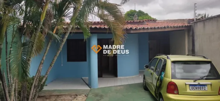 Casa ampla com 140,07m² de área construída em terreno de 277m², ideal para empresas, escri