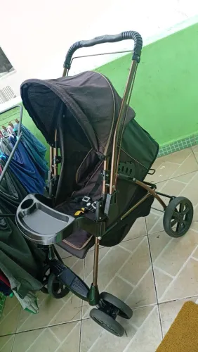 Carrinho de bebê - Marca Galzerano