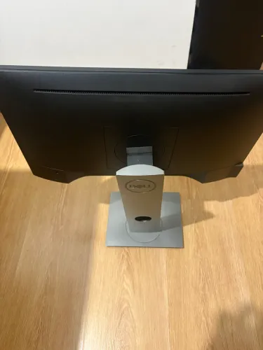 Monitor Dell Professional 19.5" P2018H - HDMI, DisplayPort, VGA - Ajuste de Altura e Giro