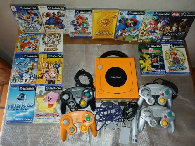 Nintendo GameCube Spice Orange DOL-001 JPN + 4 Controles + Microfone + Memory Card