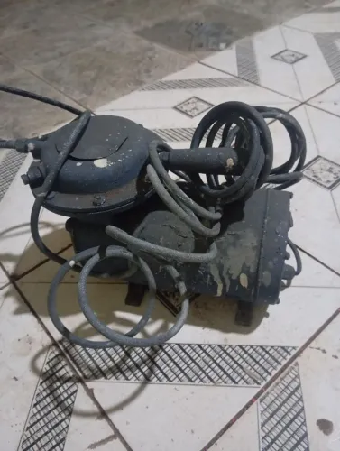 Vende-se compressor pequeno
