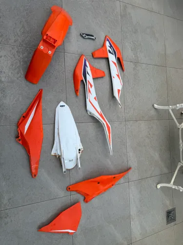 Kit plastico KTM 2023