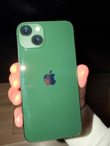 iPhone 13 verde bateria 87% com carregador original 4 capinhas e película nova