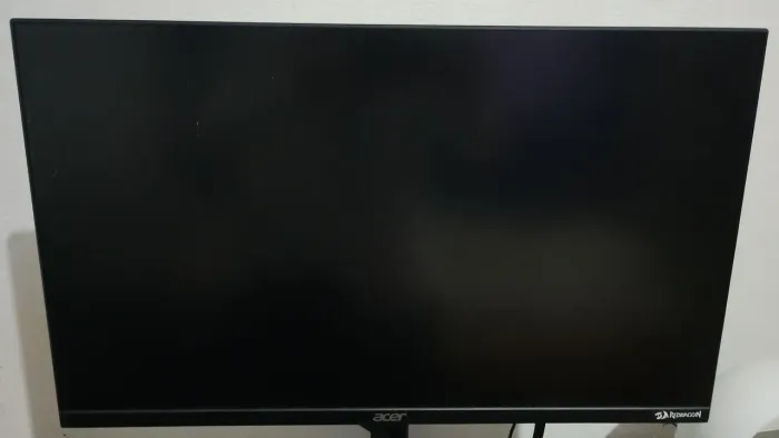 Tela 24" 180hz com braço articulado