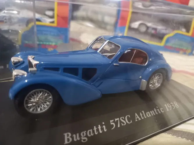 Miniatura Carros Antigos Bugatti 57SC Atlantic 1938 escala 1/43