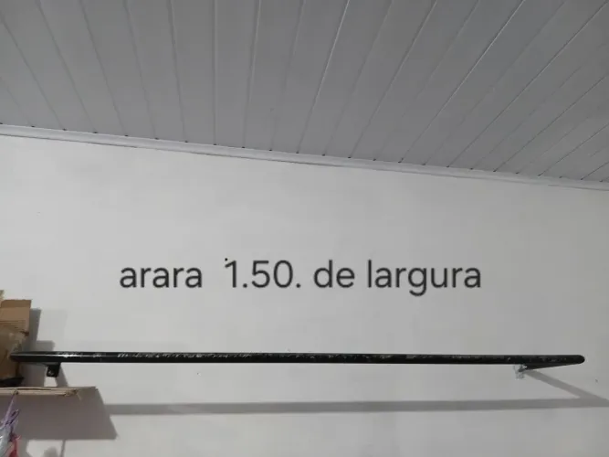 Arara de parede 