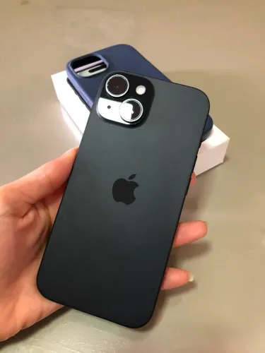 iPhone 15 (128GB)