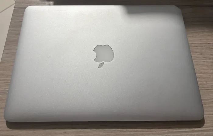 MacBook Air 13 2011 A1369 com defeito + carregador | Peças/Reparo