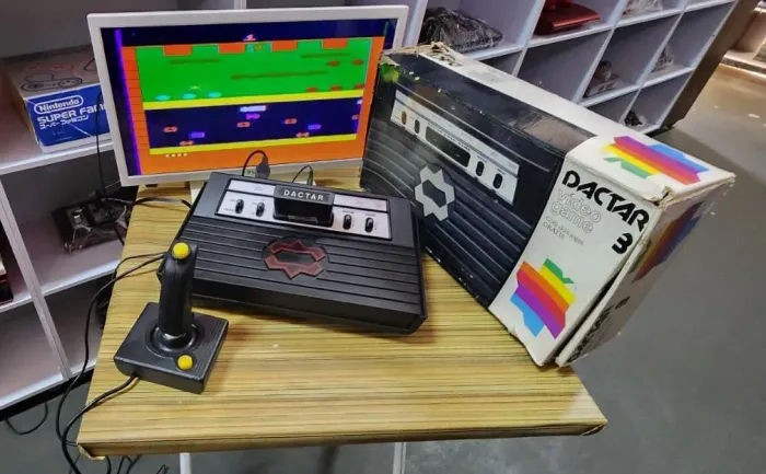 Dactar original na caixa com 1 cartucho de 4 jogos 