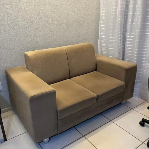 Sofá marrom 2 lugares 