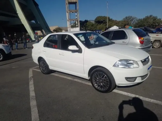 Fiat Siena EL 1.4 MPI Fire Flex 8V 4P 2015