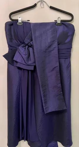 Vestido de festa. Usado apenas uma vez. Tamanho 46.