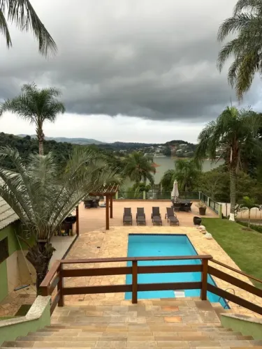 Sobrado para venda tem 1601 metros quadrados com 3 quartos em Paraíso de Igaratá - Igaratá