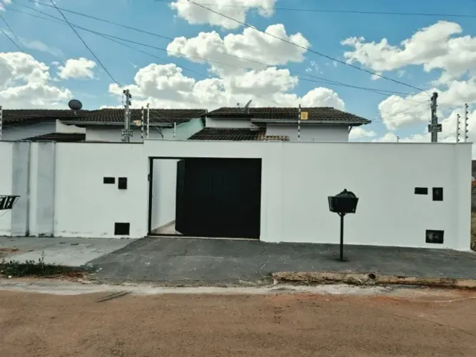Casa Jibram El Hadj, com 3 quartos, sendo 01 suíte.