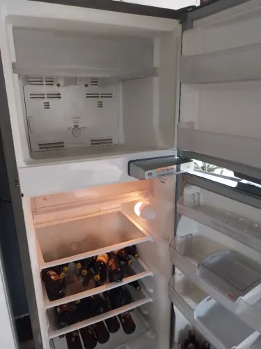 Fogão a lenha e geladeira 370 litros