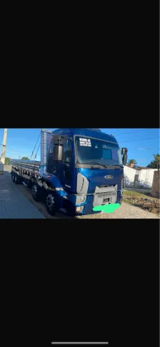 Caminhão bitruck ano e modelo 2024. Excelente estado, pronto para trabalhar.